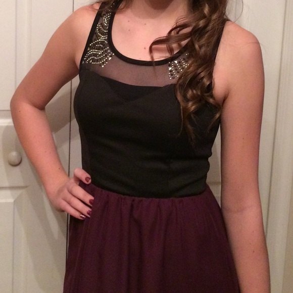 Juniors Maroon & Black High/Low Dress With Lace Overlay @ Top Size Small - Picture 3 of 6